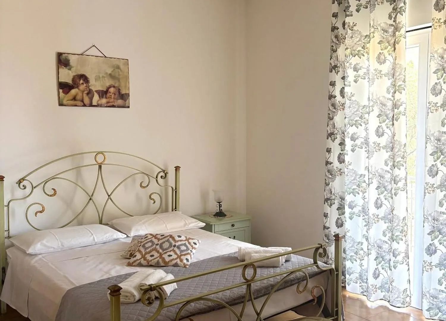 Villa Falco Carini 0*,  Italy